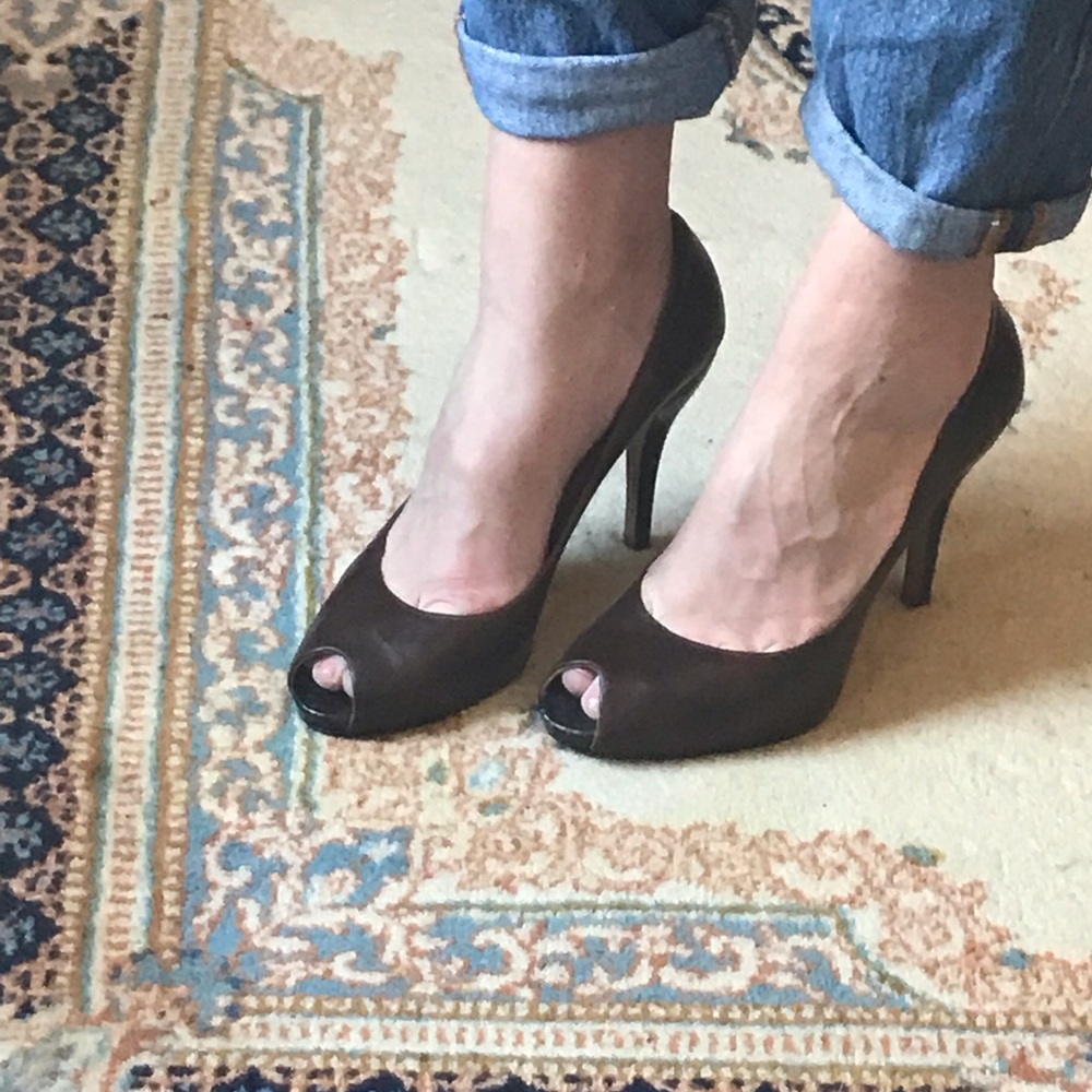 Max studio peep toe heels 9 buttery soft leather